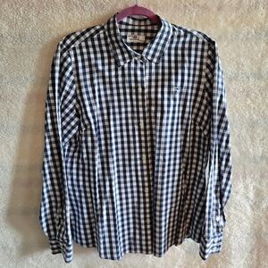 Vineyard Vines Blue and White Button Down Shirt